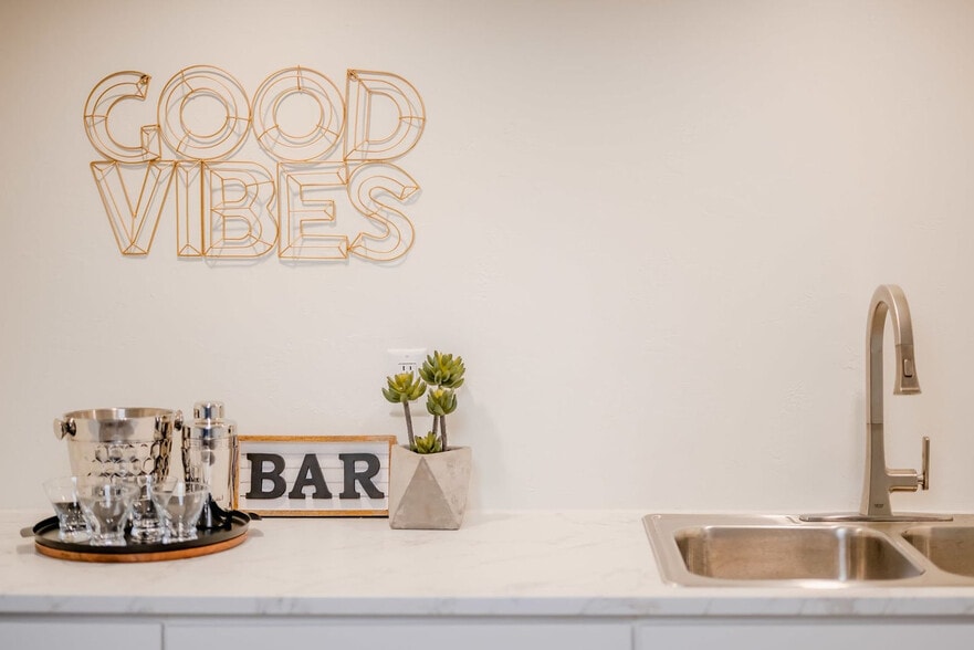 Building Photo - 85 N Reserve Ave