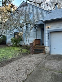 Building Photo - (379) Glenridge Dr. - 2 Bedroom / 1.5 Bathroom - Townhome Duplex