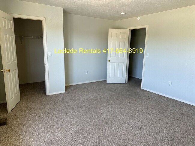Building Photo - 3 BEDROOM 2.5 BATHROOM TOWNHOUSE FOR RENT