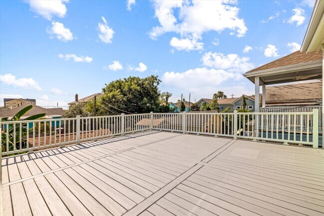Building Photo - 2817 Avenue Q