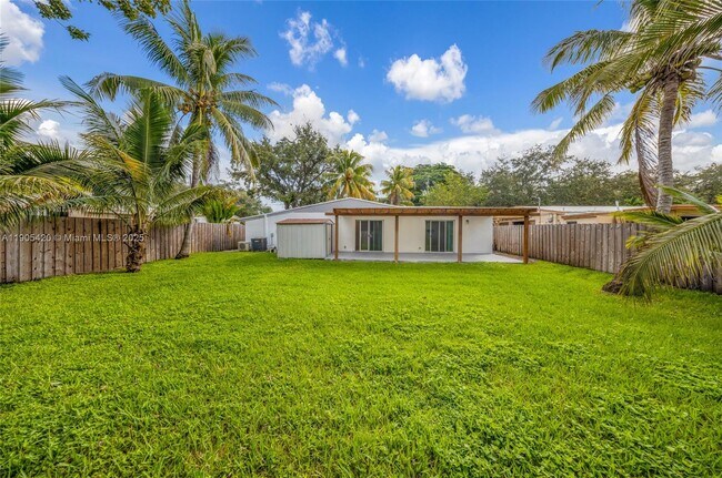 Building Photo - 2306 N 28th Ave