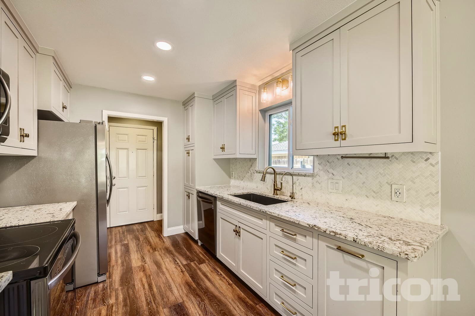 Building Photo - 7549 David Dr