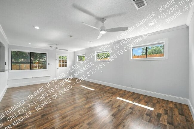 Building Photo - 1106 Paluxy Ct