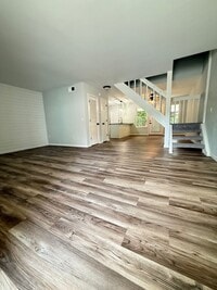 Building Photo - Charming 3-Bedroom Single-Family Home in N...