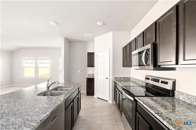 Building Photo - 1706 Jarma Dr