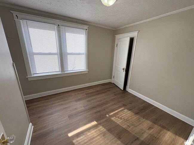 Building Photo - 2403 N Peoria Ave