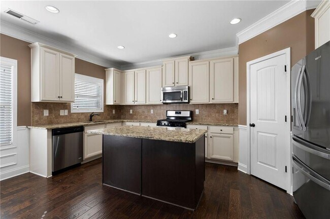 Building Photo - 10 Canterbury Walk