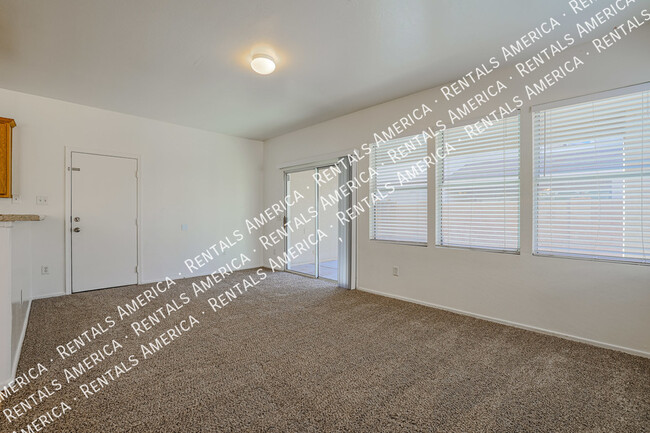Building Photo - 4005 W Park St