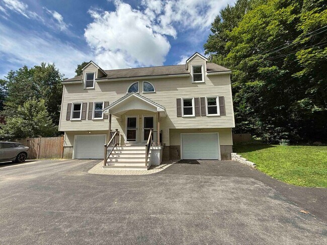 Building Photo - 158 Tina Dr