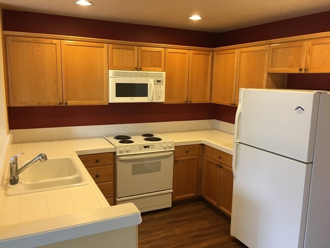 Building Photo - 16811 NW Greyhawk Dr