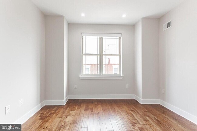 Building Photo - 2130 Fernon St