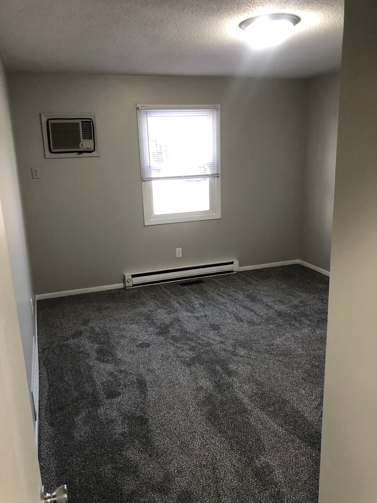 Building Photo - 1017 Ebersole Blvd