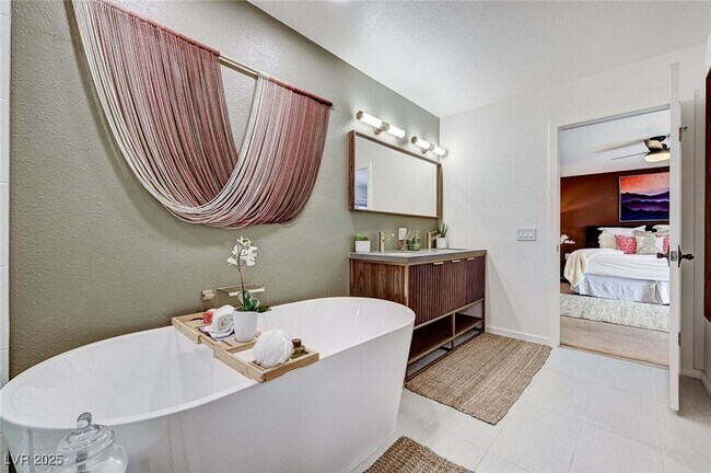 Building Photo - 2400 La Solana Way