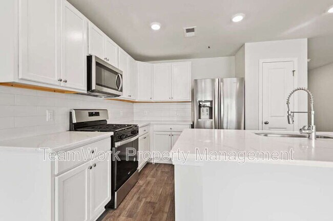 Building Photo - 124 Orchid Bloom Cir