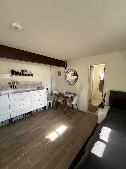 Building Photo - 2304 Pacific Dr