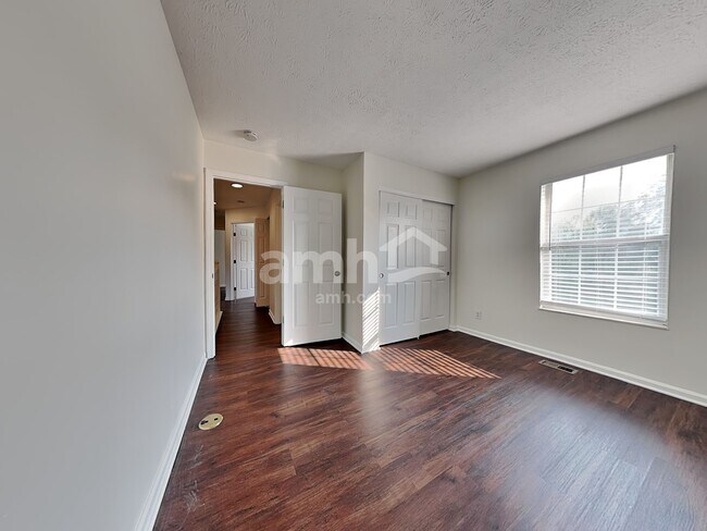 Building Photo - 1048 Reveres Run