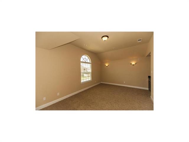 Building Photo - 12060 Grandview Dr