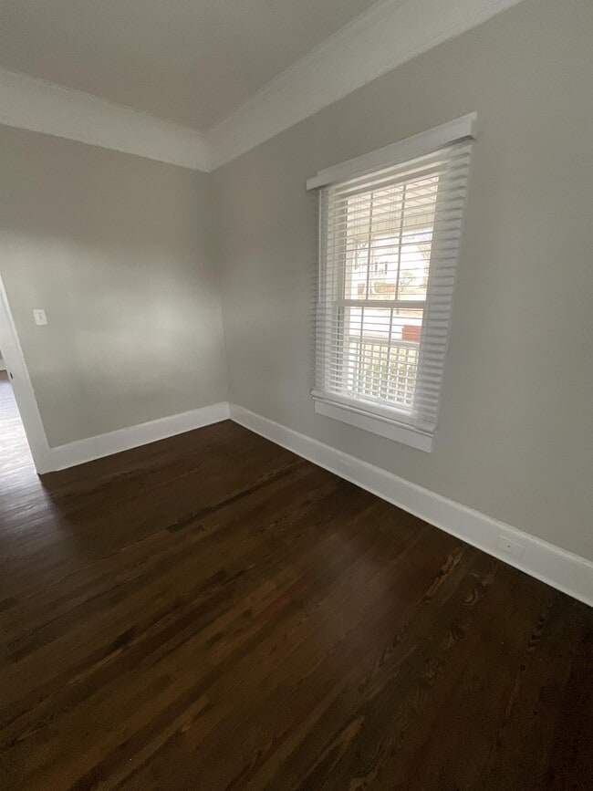 Building Photo - 603 Poplar Ave