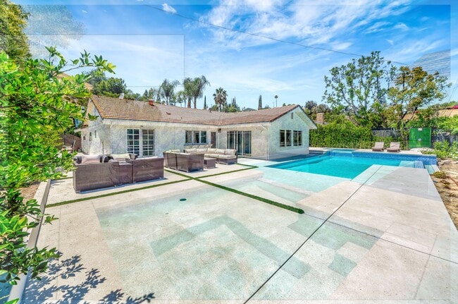 Building Photo - 22374 Algunas Rd