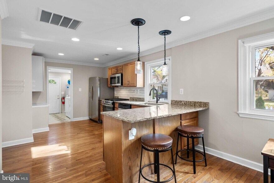 Building Photo - 5701 31st Ave