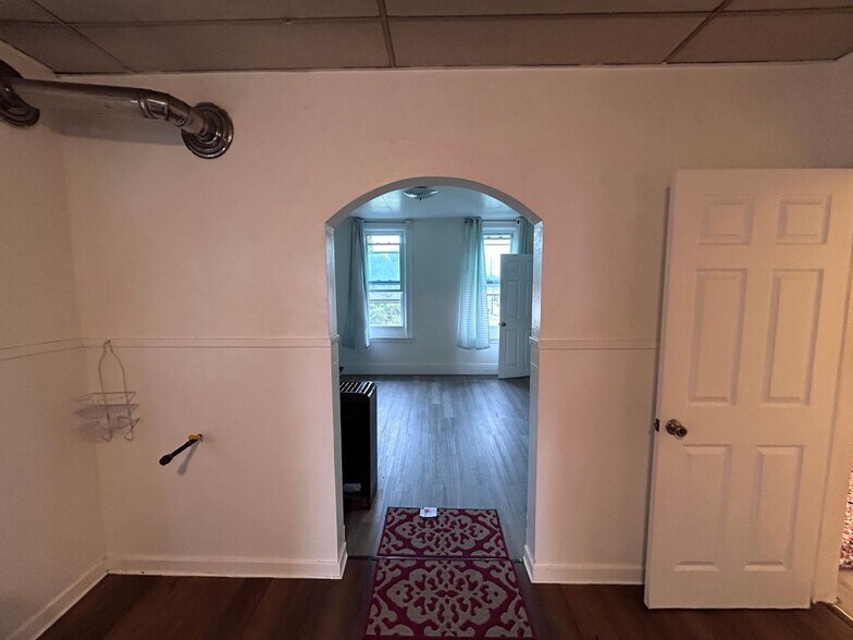 Building Photo - 52 Walden Ave