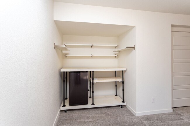 Building Photo - Move-In Ready Home in Desirable Banning Lewis Ranch!!