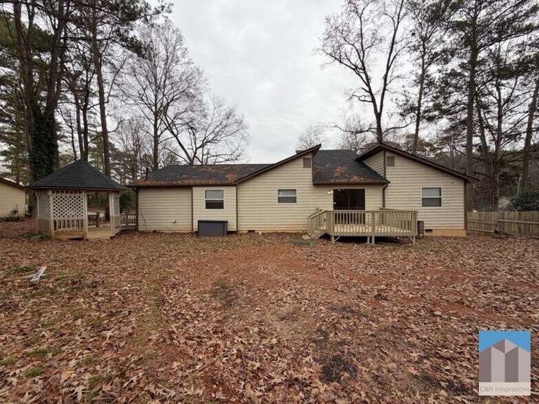 Building Photo - 804 Emerald Forest Cir