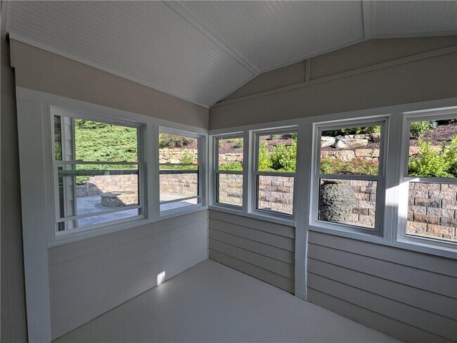 Building Photo - 4920 Hidden Meadow Dr