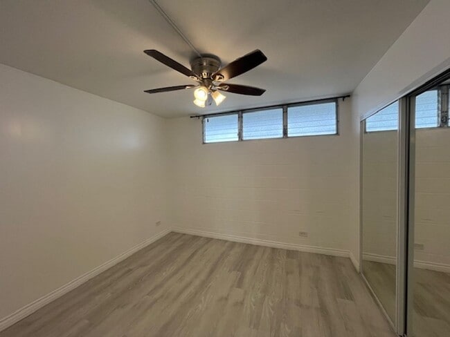 Building Photo - Greenwood 2 Bed/1.5 bath Apartment with 1 ...