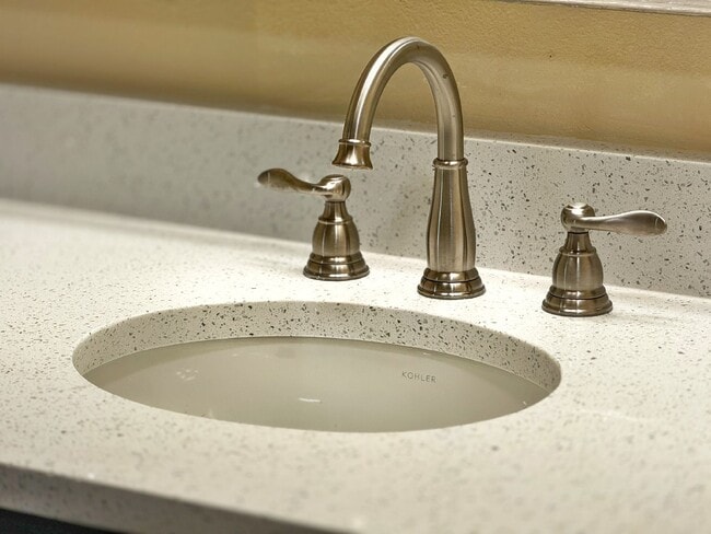 Building Photo - Newly remodeled Licolnville cottage in historic downtown St. Augustine