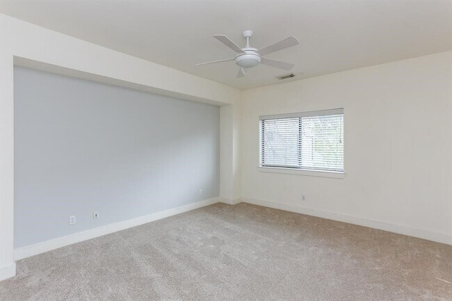 Building Photo - 4406 Koehler St