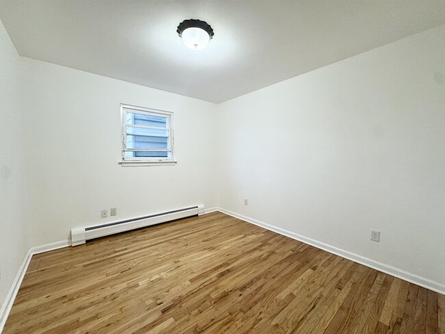 Building Photo - 1455 43rd St