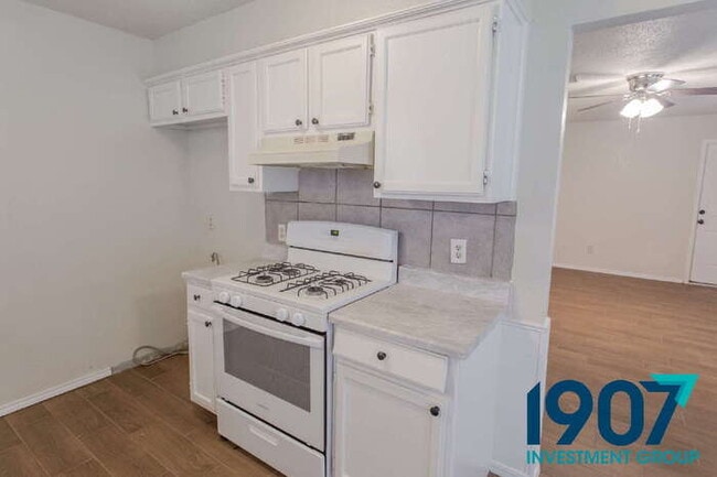 Building Photo - SPECIAL OFFER! Move In Now & Get 50% Off Y...