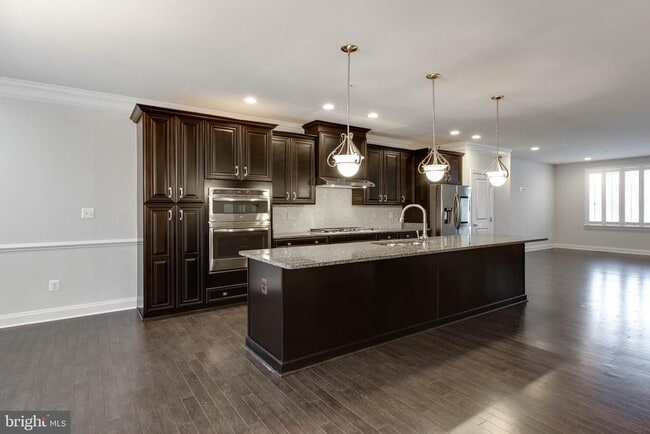 Building Photo - 8526 Pine Springs Dr