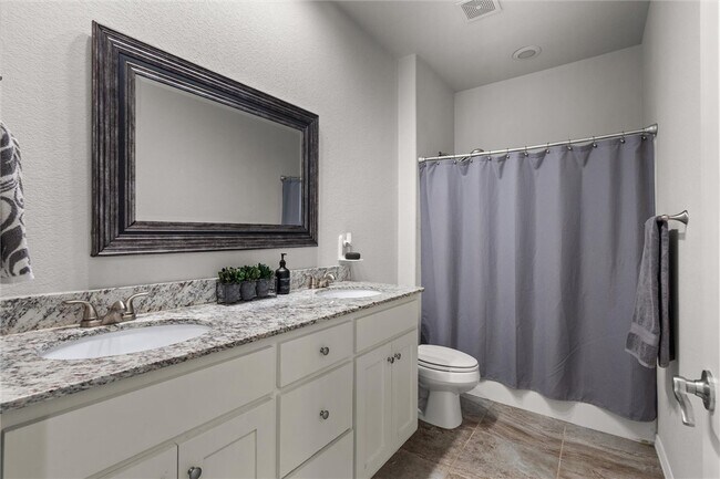 Building Photo - 5819 W Cane Hill Dr