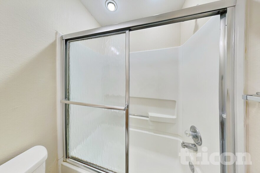 Building Photo - 522 Tres Caminos