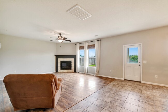 Building Photo - 5439 Baronet Dr