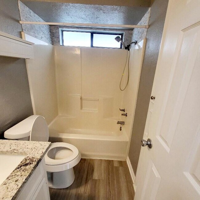Building Photo - 16430 Clearwater Cir