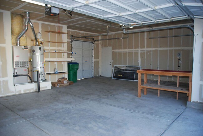 Building Photo - Newly Updated Single Story 4 BR + Office, 2.5 Bath and 3 Car