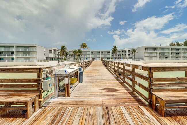 Building Photo - 201 E Ocean Dr