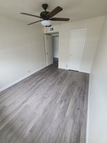 Second Bedroom - 11002 Hammerly Blvd