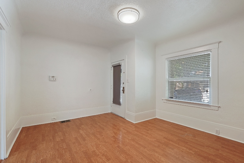 Building Photo - 2025 12th St