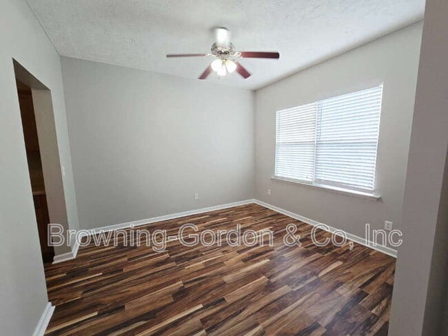 Building Photo - 786 Pippin Dr