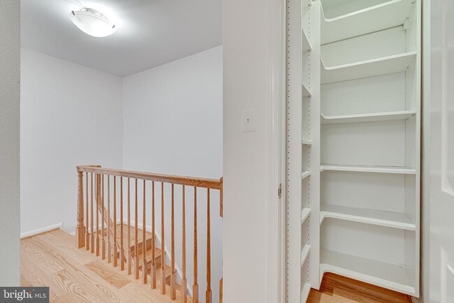 Building Photo - 1423 McLean Mews Ct