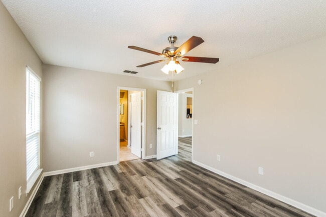 Building Photo - 7686 Fawn Lake Dr S