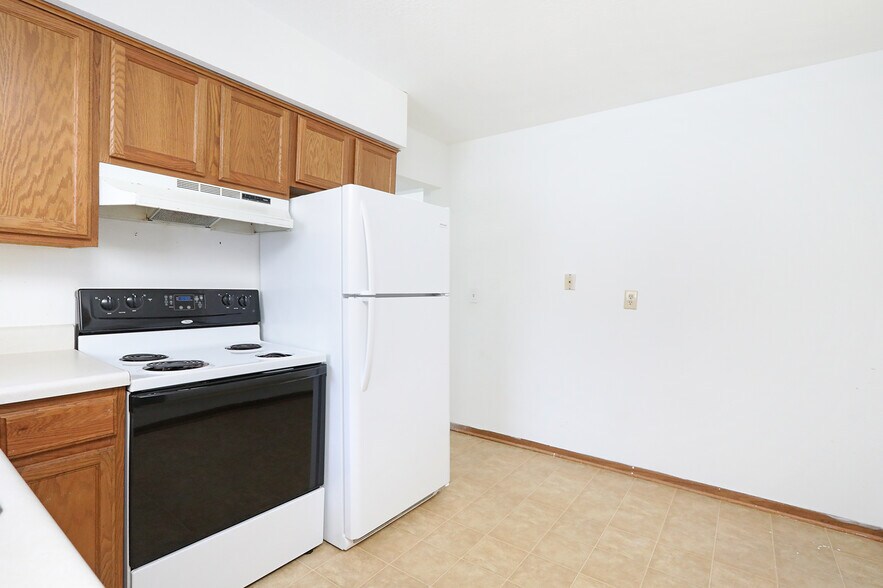 Building Photo - 2537 Lynner Dr