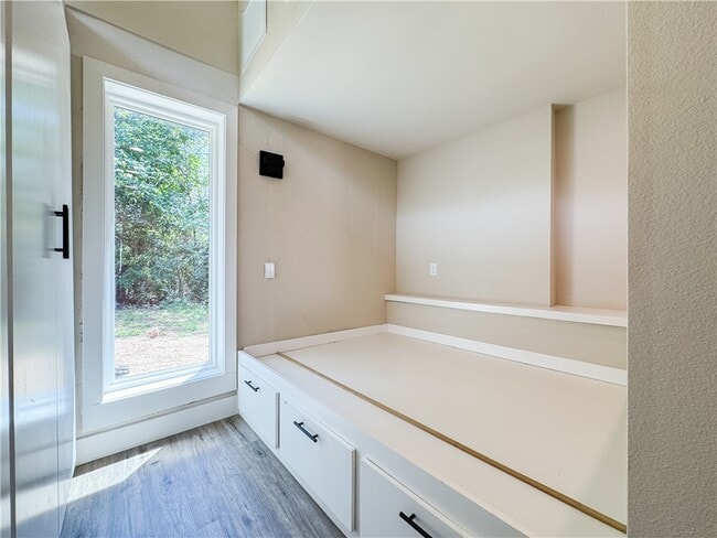 Building Photo - 1111 S Ray Ave