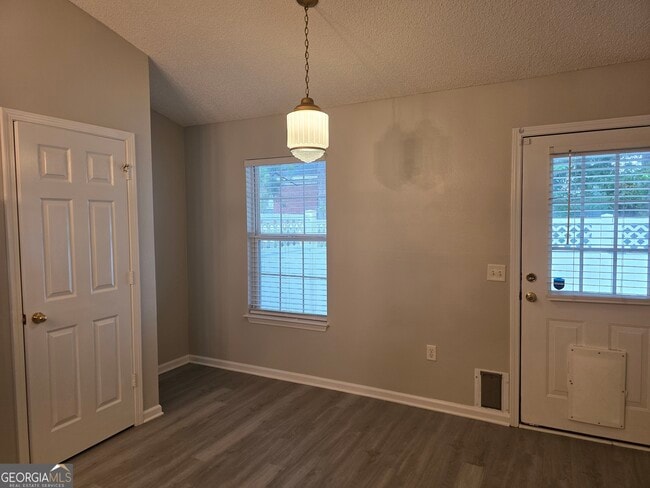 Building Photo - 5022 Winfield Dr