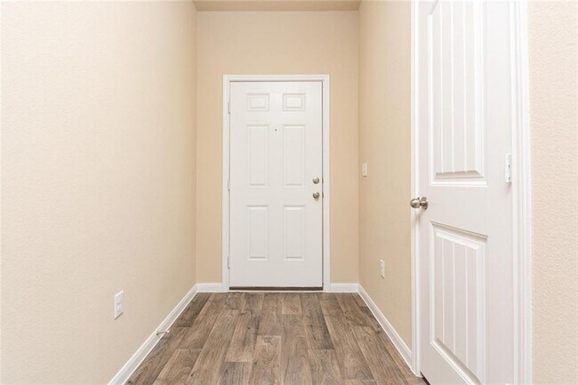 Building Photo - 216 Hess Dr