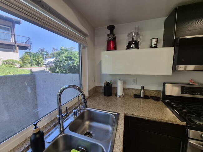 Building Photo - 5313 Sevilla Ct